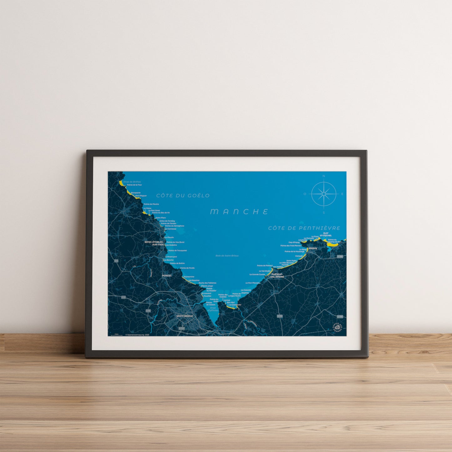 Carte de la baie de Saint-Brieuc au format 30 x 40 cm encadrée.