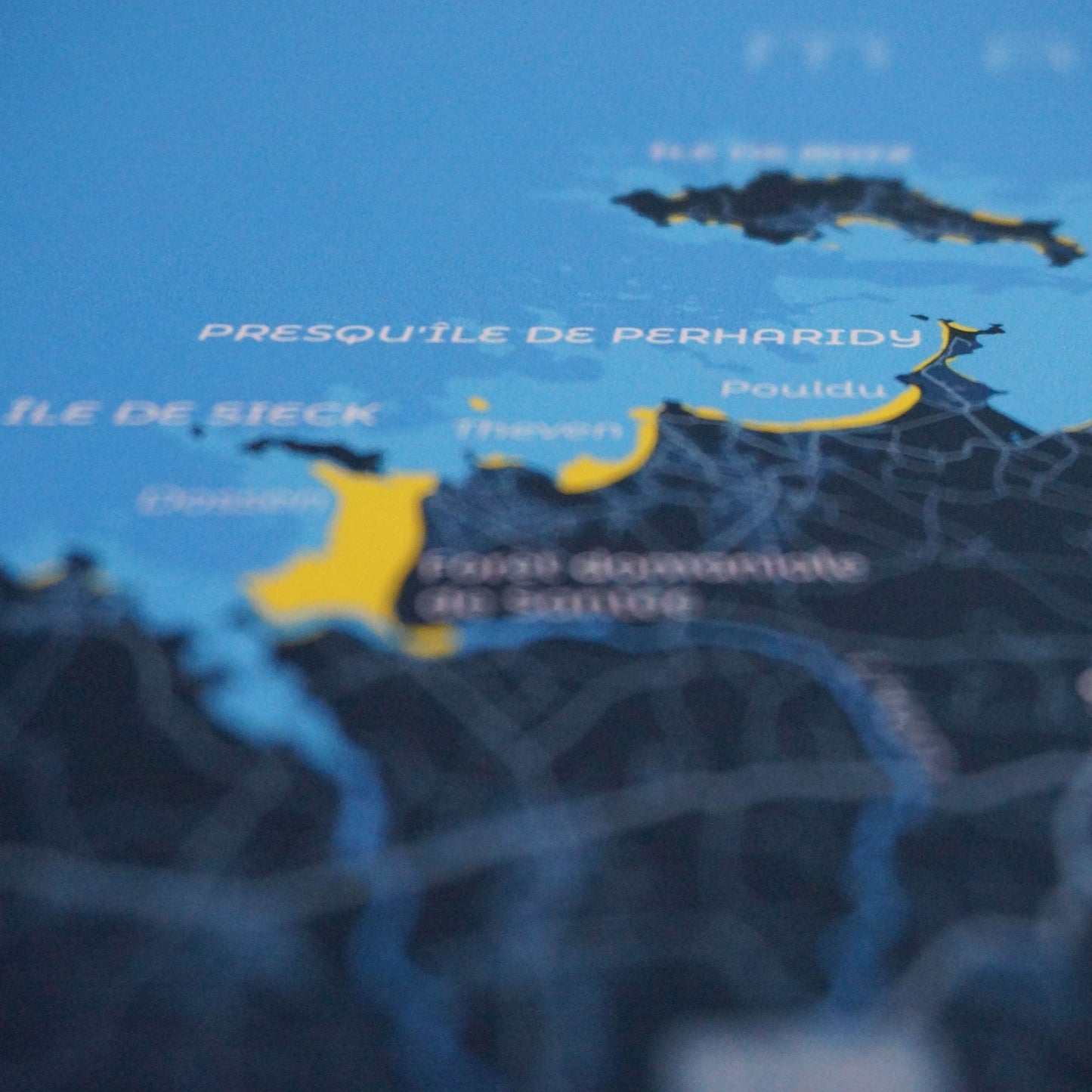 Zoom sur Roscoff, la qualité du papier d'art et de l'impression de l'affiche de la baie de Morlaix