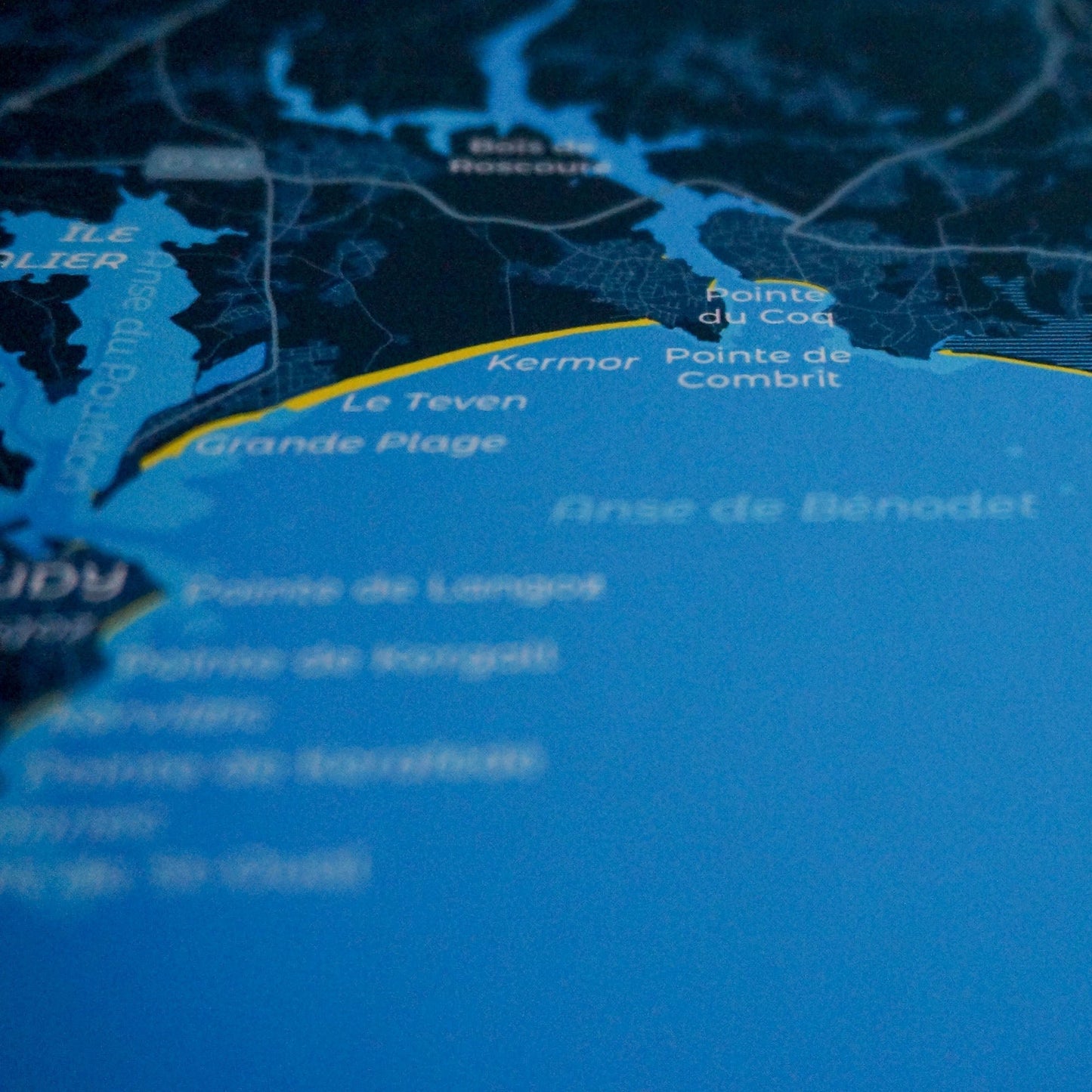 Zoom sur l'anse de Bénodet, la qualité du papier d'art et de l'impression de l'affiche