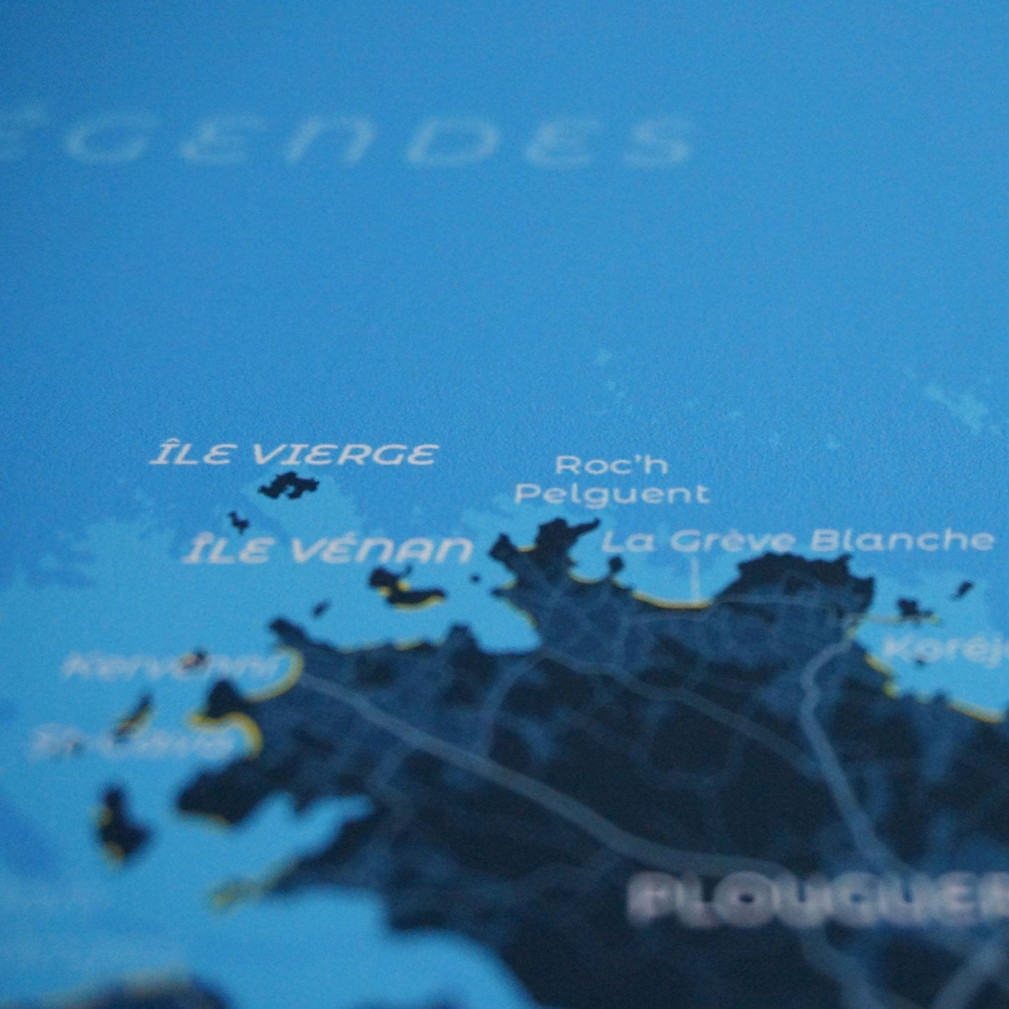 Zoom sur Plougerneau, la qualité du papier d'art et de l'impression de l'affiche