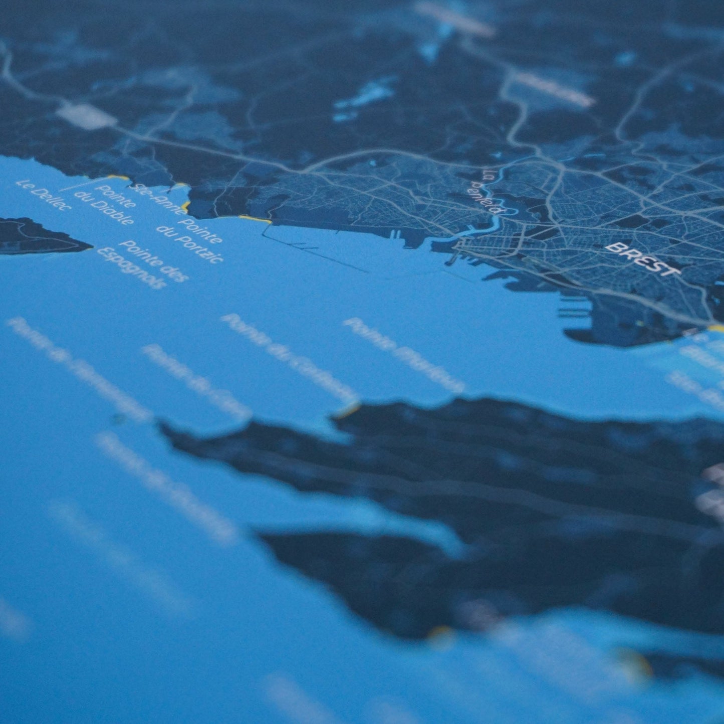 Zoom sur Brest, la qualité du papier d'art et de l'impression de l'affiche